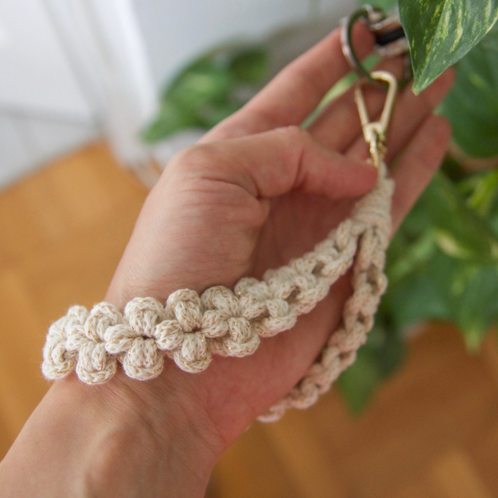 Macrame pendant for various occasions